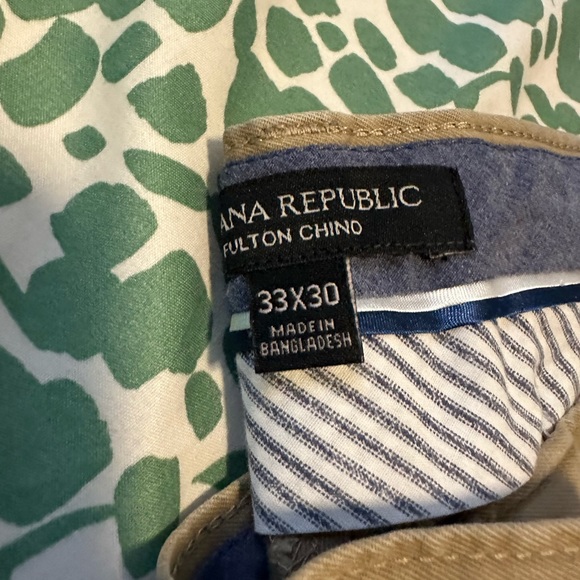 Banana Republic Fulton Chino 33x30 - Picture 2 of 2
